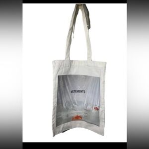 Vetements White Tote Bag with Iconic Logo